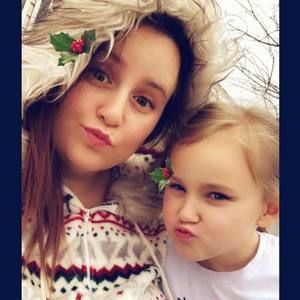 Meet your Posher, Charitie